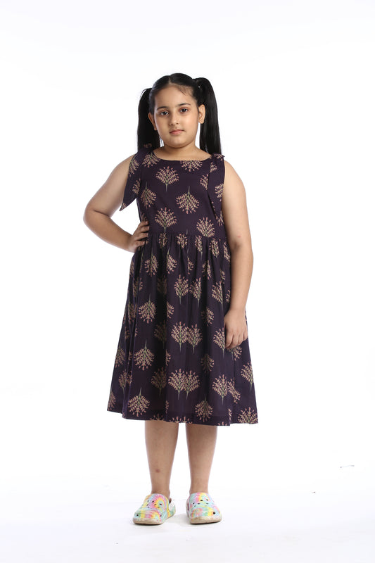 Stylish Purple Sleeveless Girls’ Dress with Floral Print and Back Cut-Out