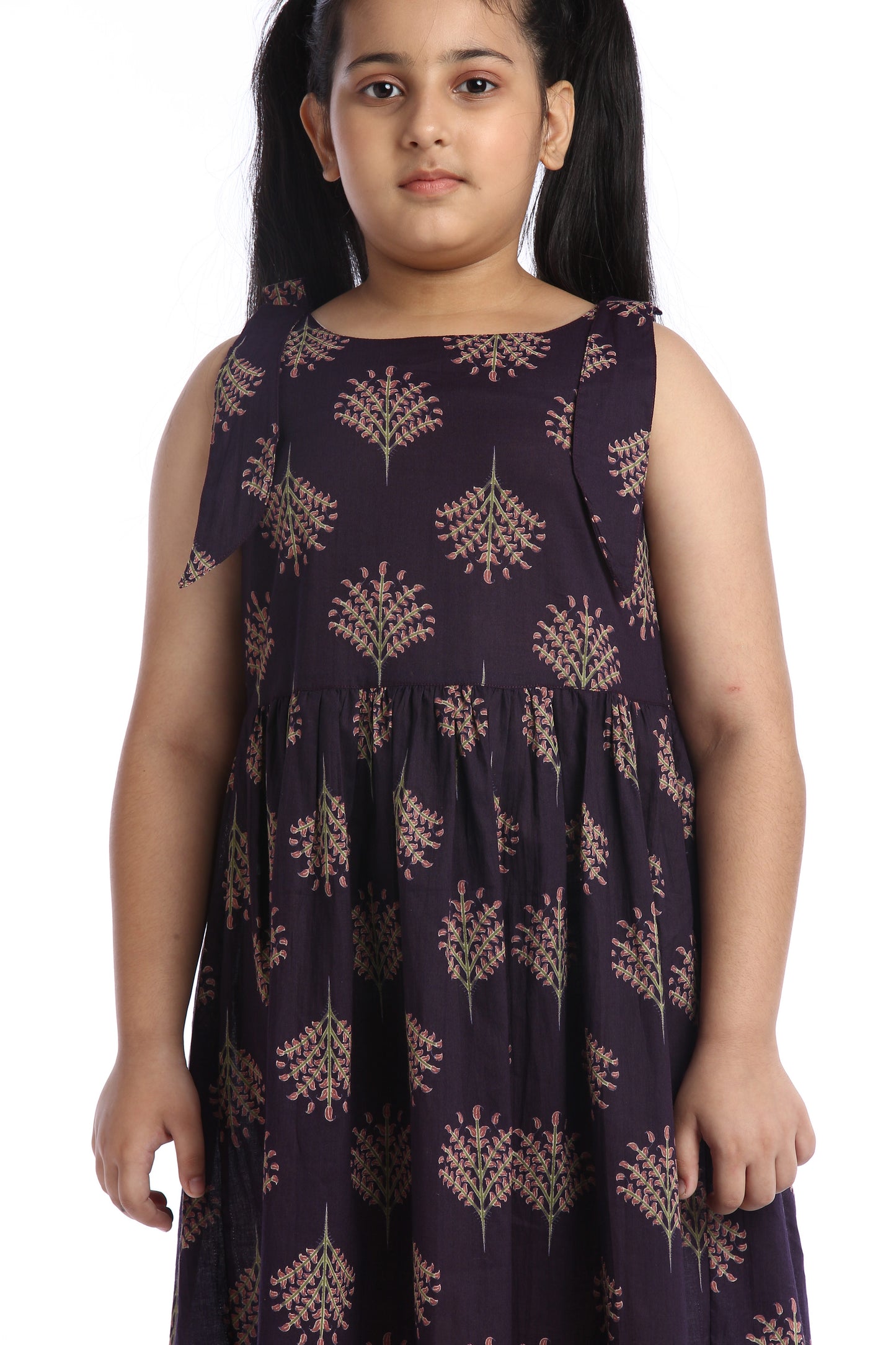 Stylish Purple Sleeveless Girls’ Dress with Floral Print and Back Cut-Out