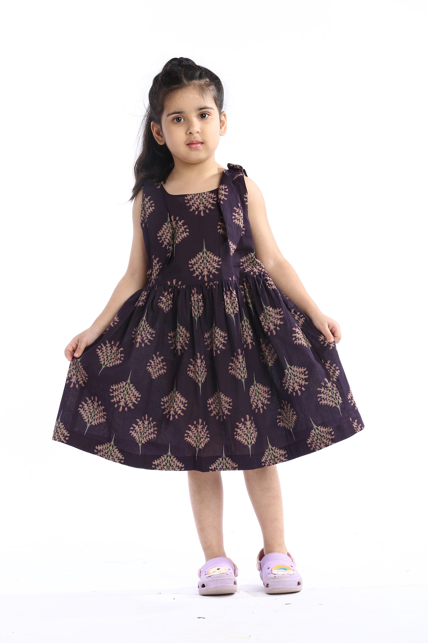 Stylish Purple Sleeveless Girls’ Dress with Floral Print and Back Cut-Out