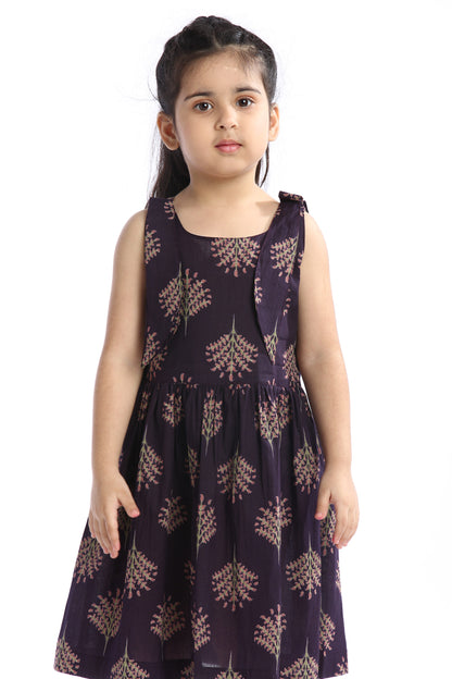Stylish Purple Sleeveless Girls’ Dress with Floral Print and Back Cut-Out